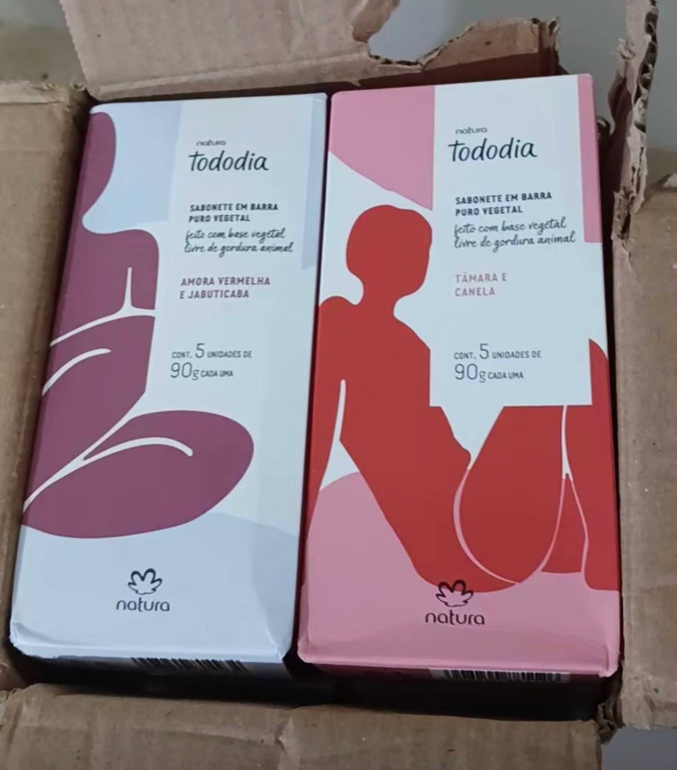 Caixas de sabonetes na embalagem de entrega